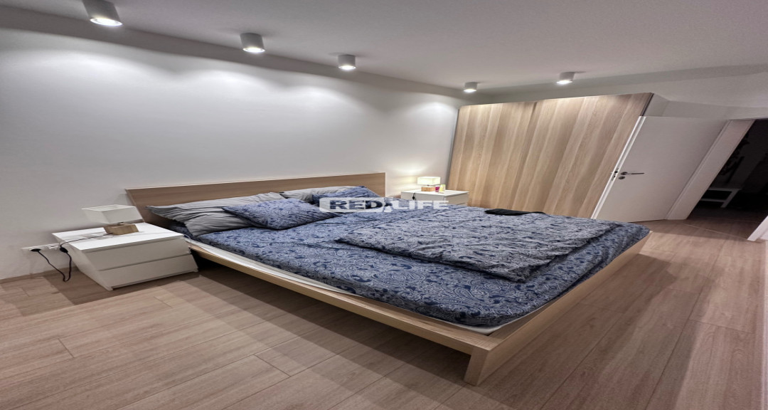 Sziasztok, &uacute;jonnan ny&iacute;l&oacute; Apartman h&aacute;zunkba