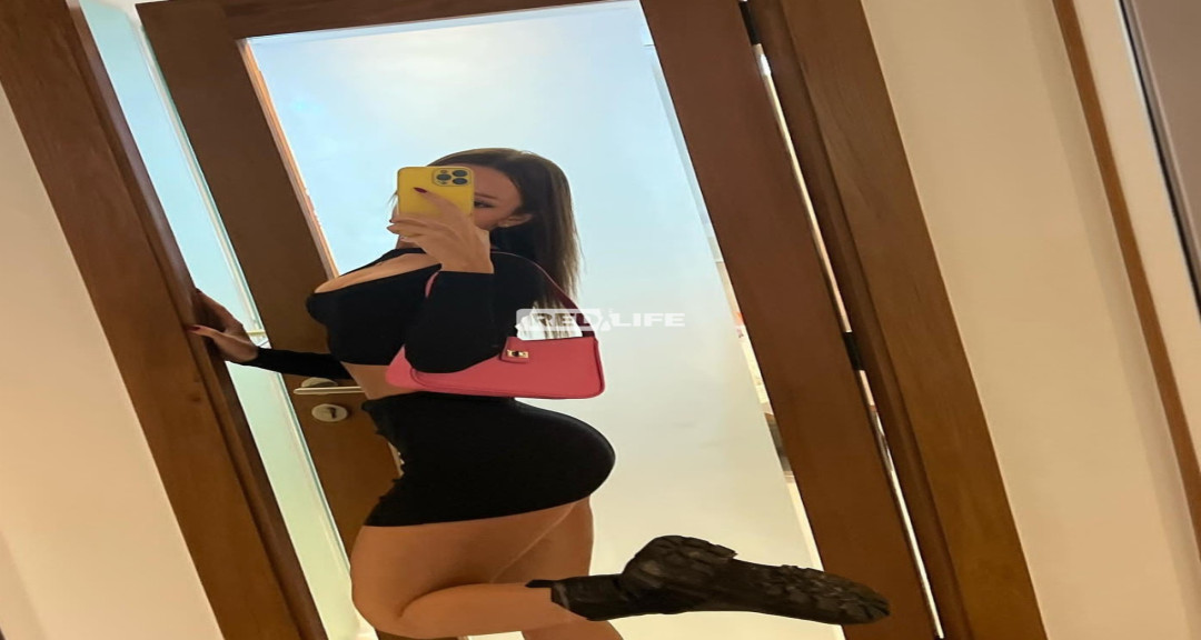 Bonjour messieurs, 
Je m'appelle Sandrina,