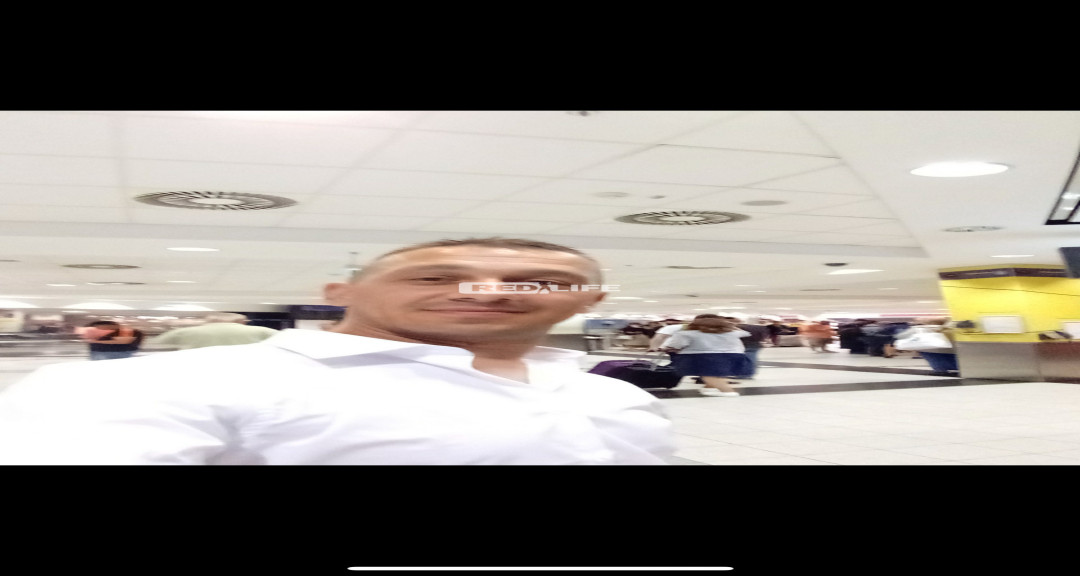 Sz&eacute;p napot!
&Eacute;n egy fiatalos megjelen&eacute;sű