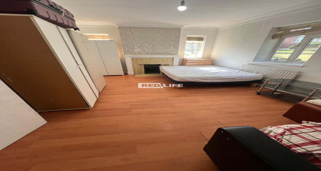 I have 2 rooms available