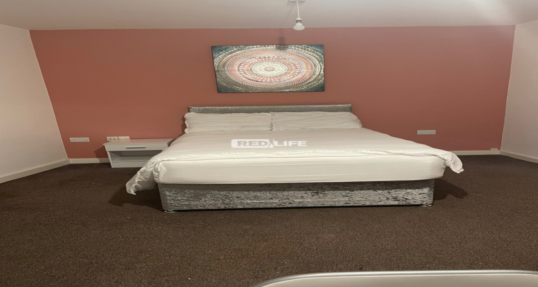 1 bedroom flat available in