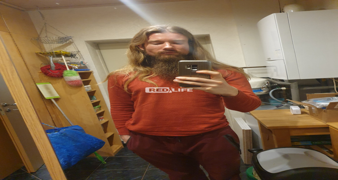 Hallo du,
ich hei&szlig;e Manuel, 27,