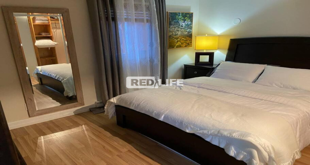 Jade
Room available in London for