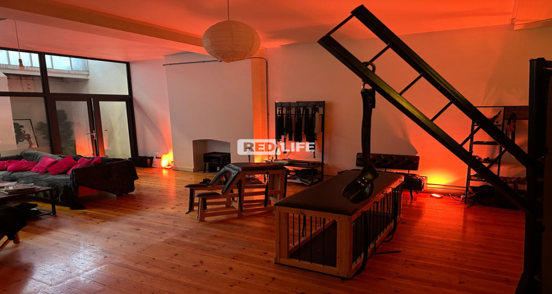 London based Fetish / BDSM