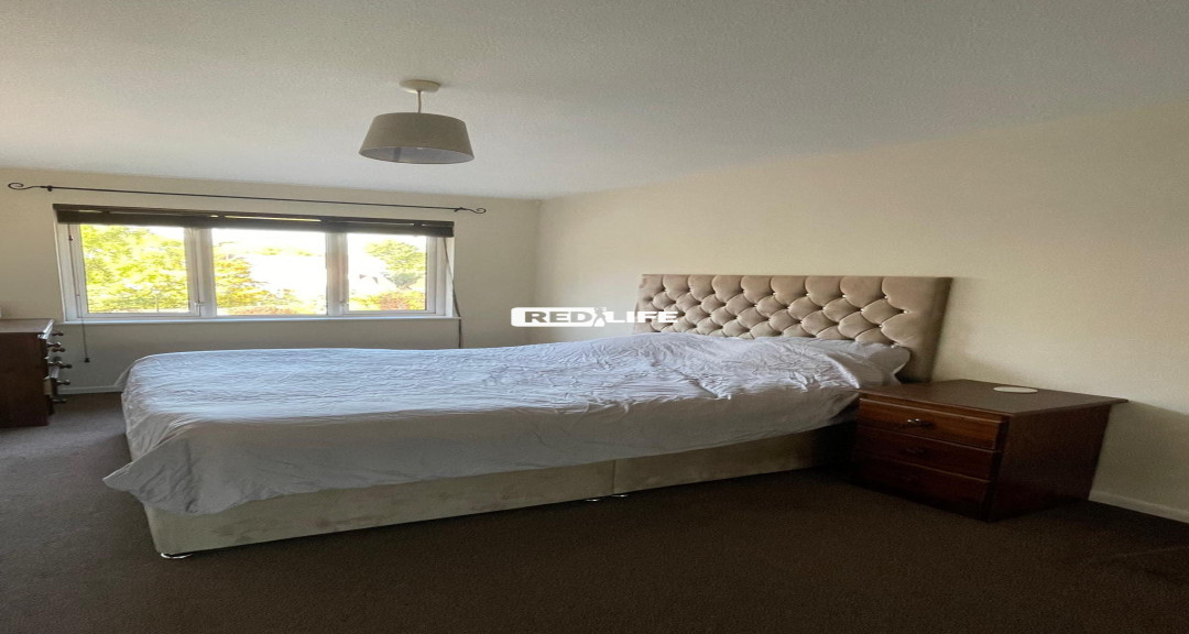 📍 Prime Location in Harrow
🛏️