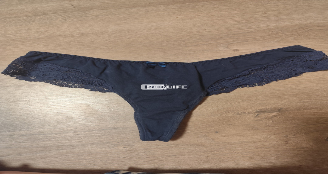 Elad&oacute;ak haszn&aacute;lt feh&eacute;rneműim, addig, &eacute;s