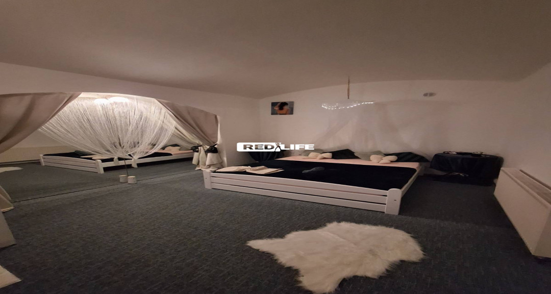 Hled&aacute;me mlad&eacute; slečny k n&aacute;m