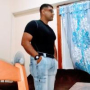 MALE-MASSAGE-THERAPIST